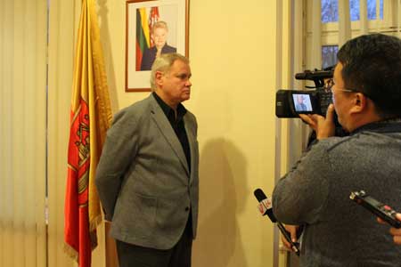 ���R���_�����LMr.Vytautas-Gubliauskas��B�˿��R���_���cɽ�|ʡ���u���Ѻó��к�������r���ش��˴󱊈�I���F���Ո󡢴󱊾W��ɽ�|�V���ҕ�_�lҕ�l����Ʒ�Ƅ�������ӛ���ᆖ��.jpg
